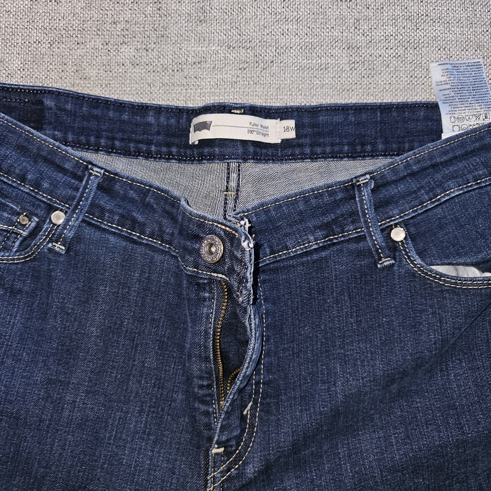 Levi's Women's Blue Jeans - Picture 4 of 4